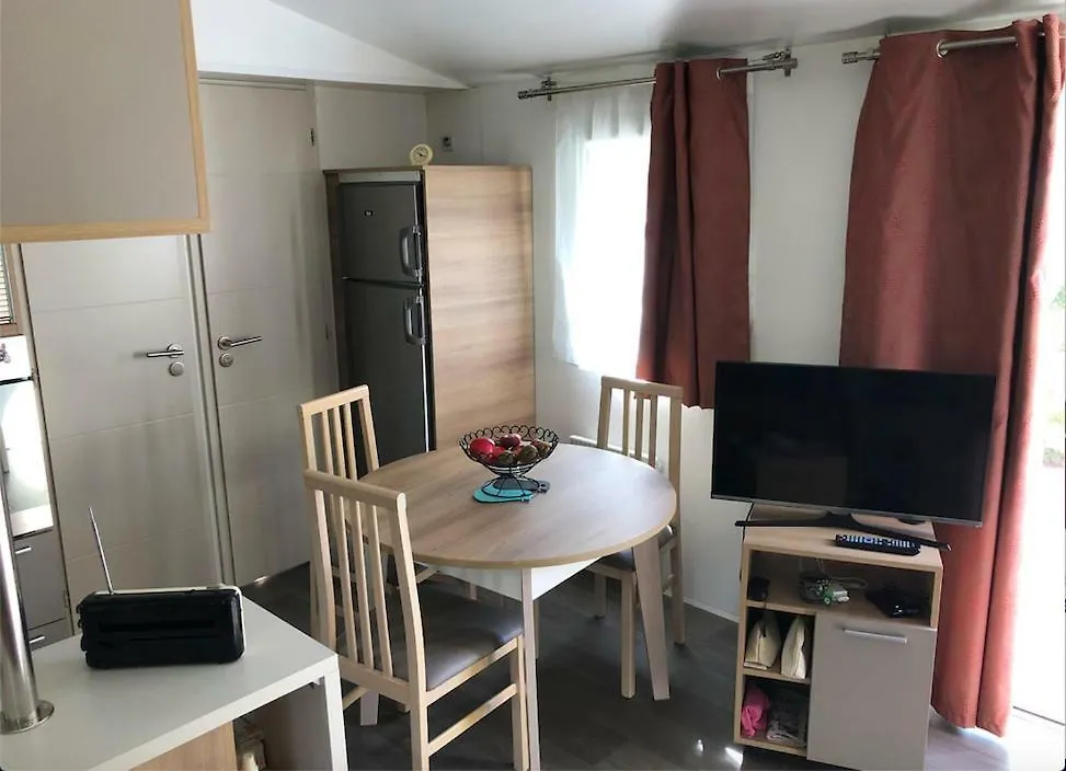 Holiday park Mobil Home Proche Du Plan D'Eau D'Embrun France
